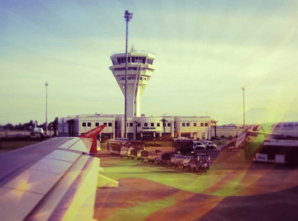 Antalya-Airport.jpg|Airport-Luxury-Transfer-in-Istanbul.jpg